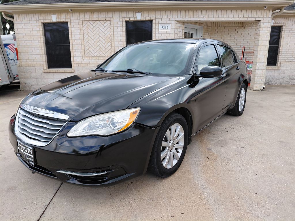 2012 Chrysler 200 Image 3