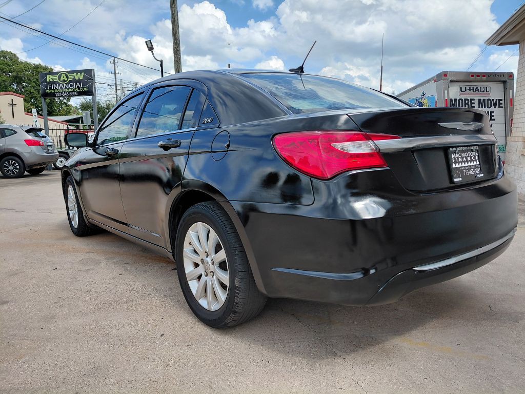 2012 Chrysler 200 Image 5