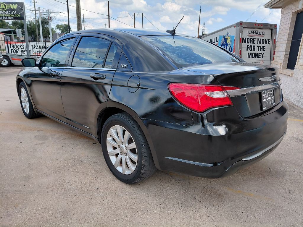 2012 Chrysler 200 Image 7