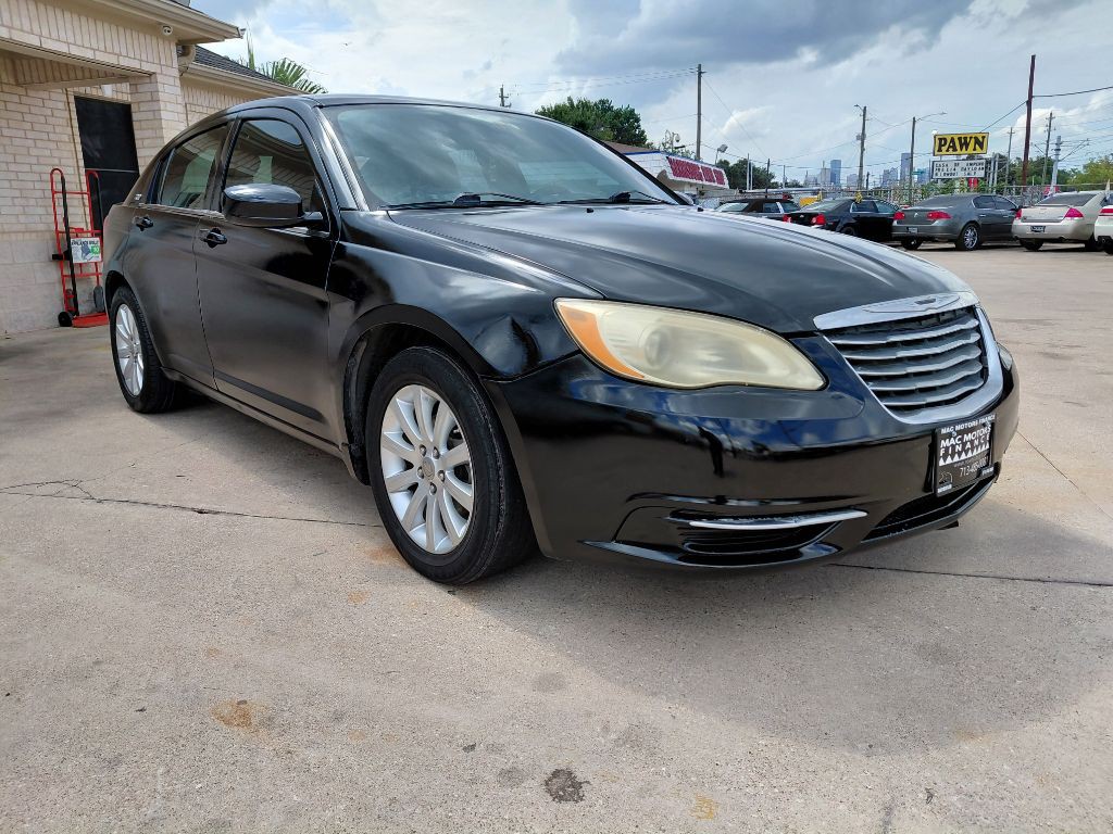 2012 Chrysler 200 Image 9