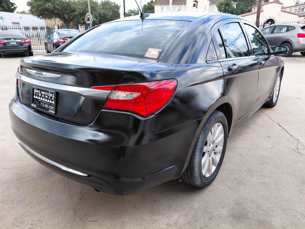 2012 Chrysler 200 Image 11