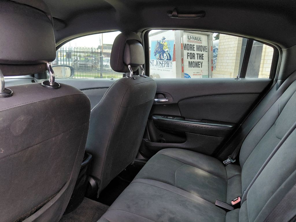 2012 Chrysler 200 Image 16