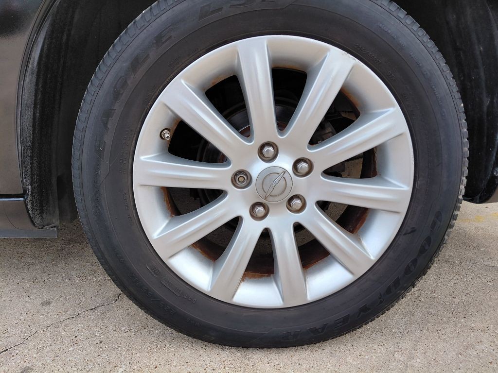 2012 Chrysler 200 Image 18