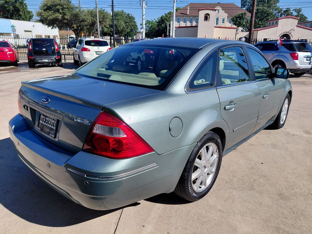 2005 Ford Five Hundred Image 8
