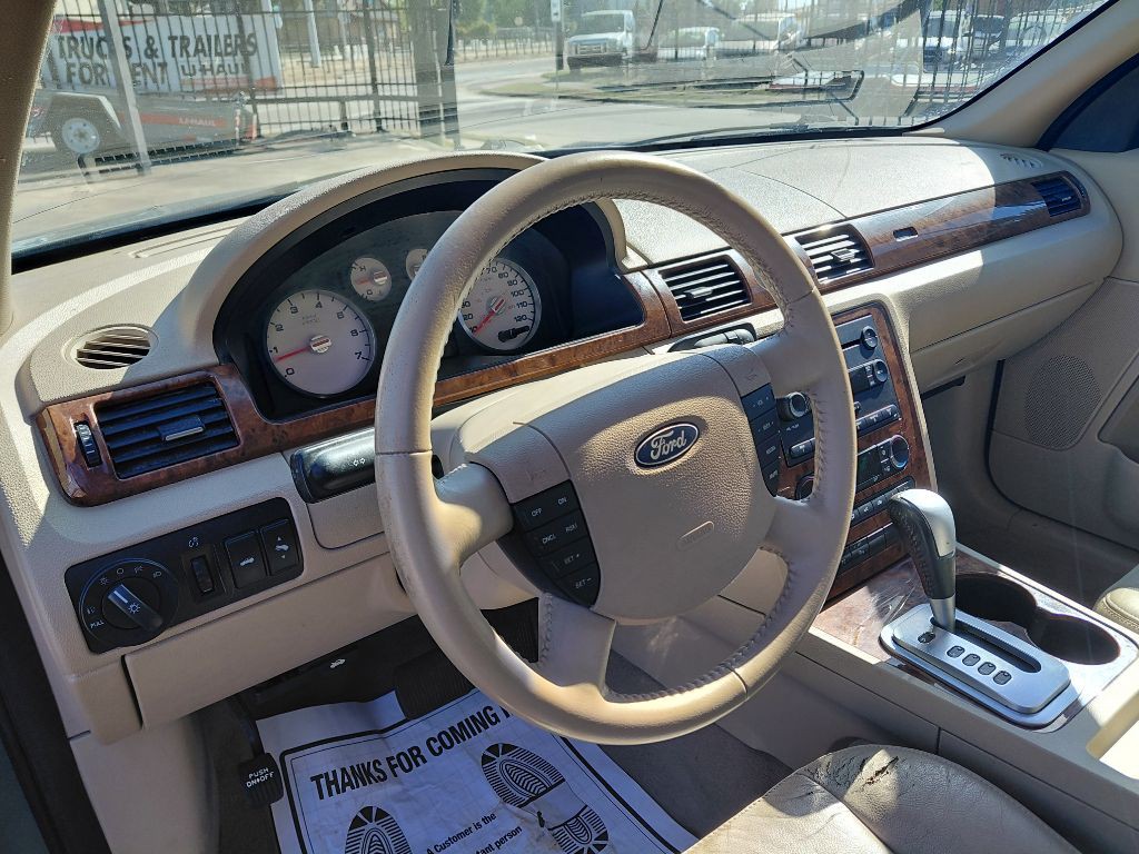 2005 Ford Five Hundred Image 9
