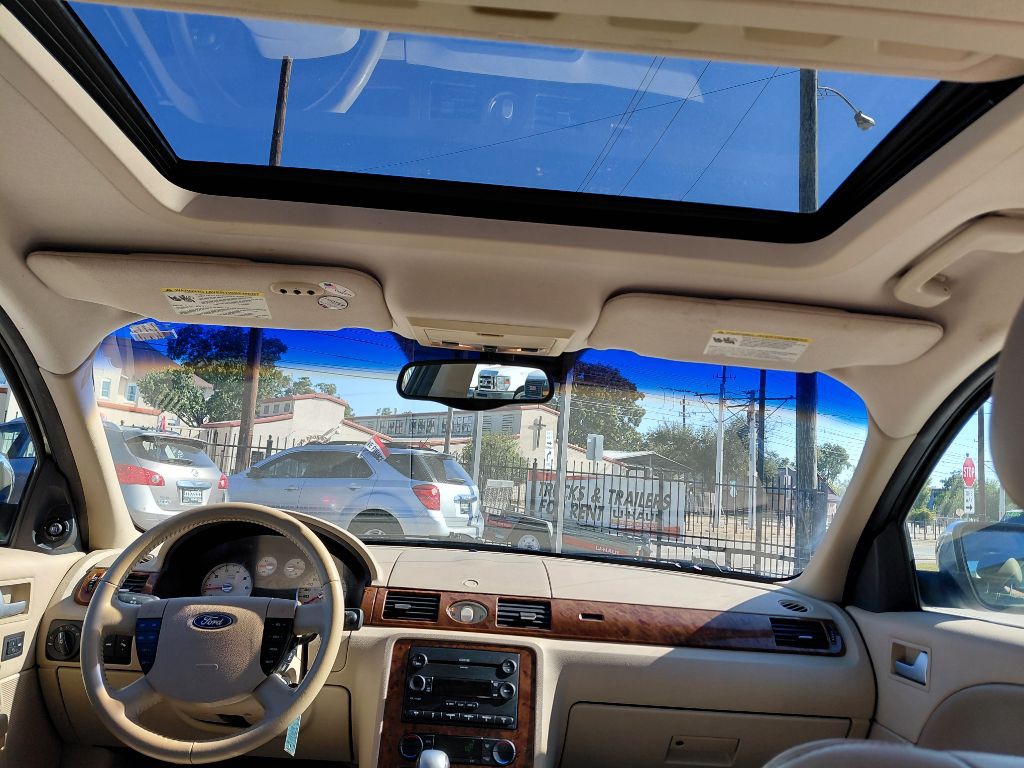 2005 Ford Five Hundred Image 13