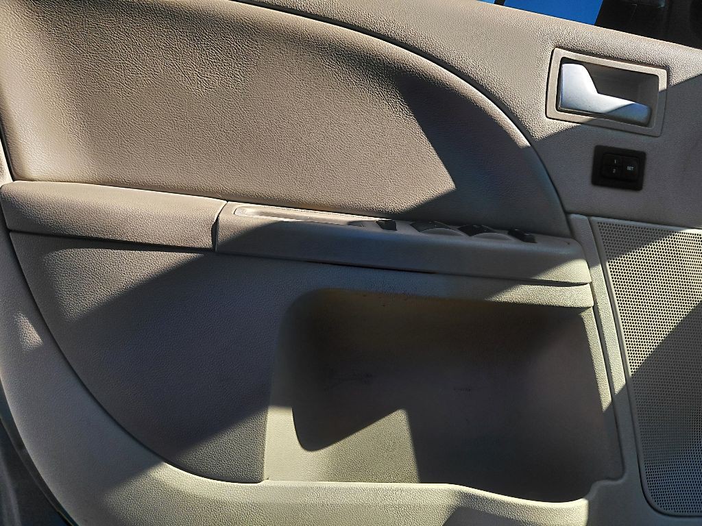 2005 Ford Five Hundred Image 16