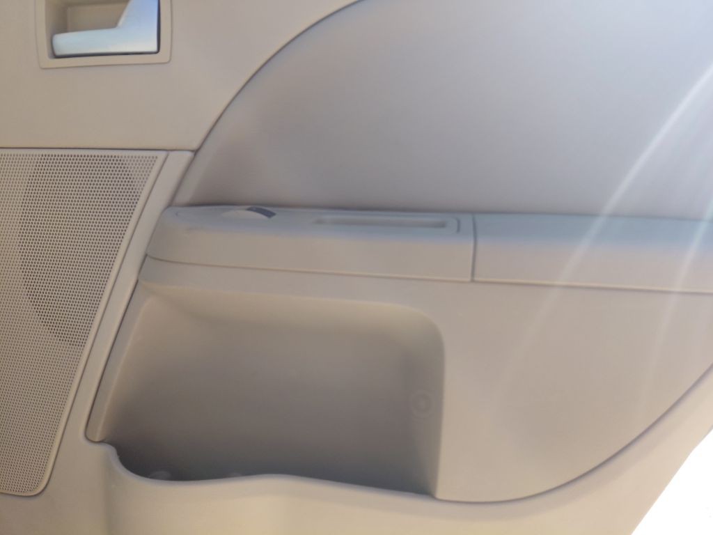 2005 Ford Five Hundred Image 17