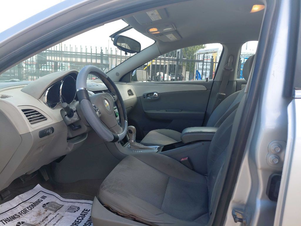 2011 Chevrolet Malibu Image 10