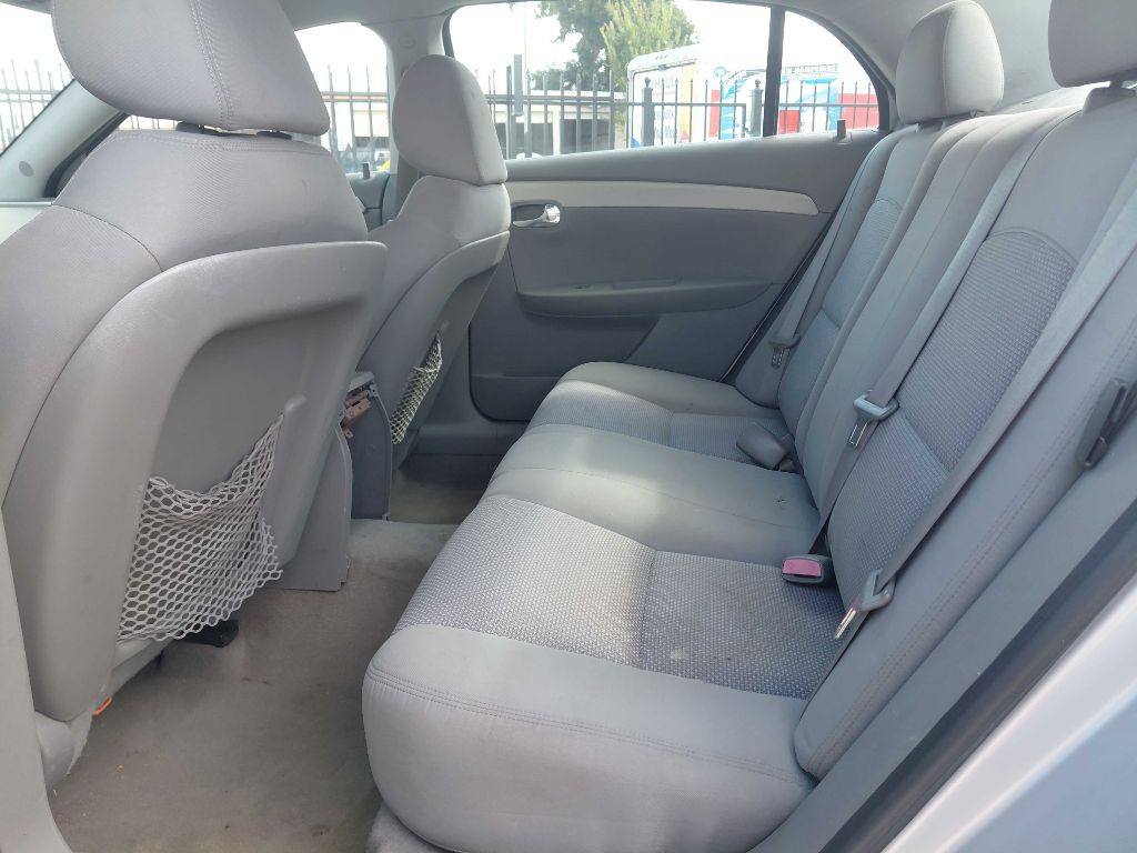 2011 Chevrolet Malibu Image 11