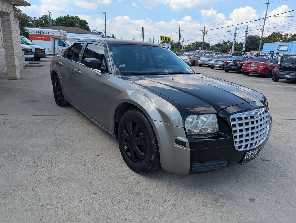 2007 Chrysler 300 Image 1