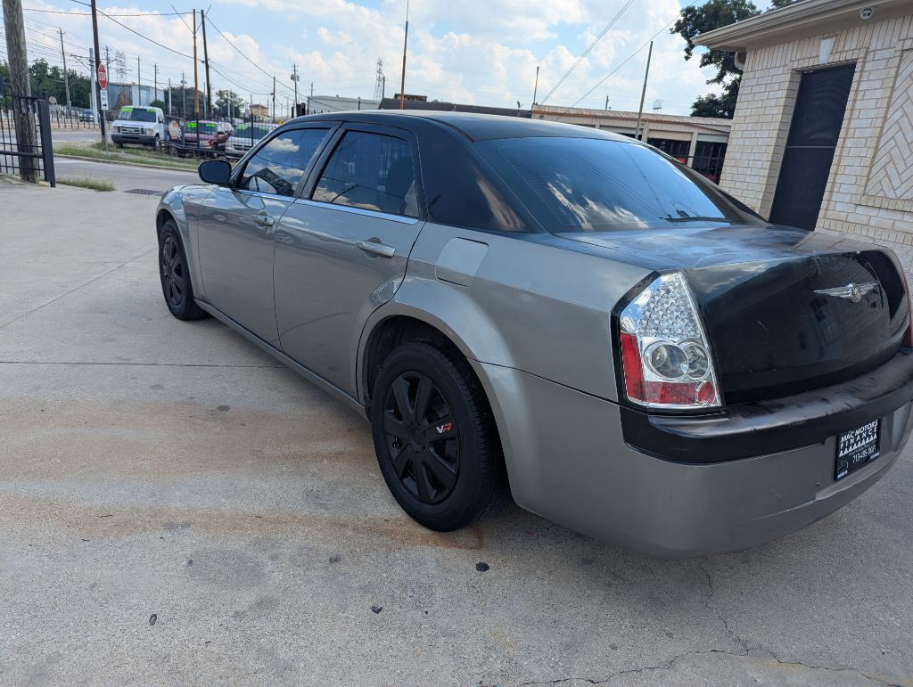 2007 Chrysler 300 Image 6