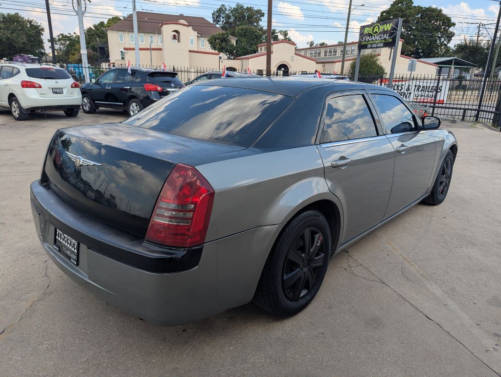 2007 Chrysler 300 Image 9