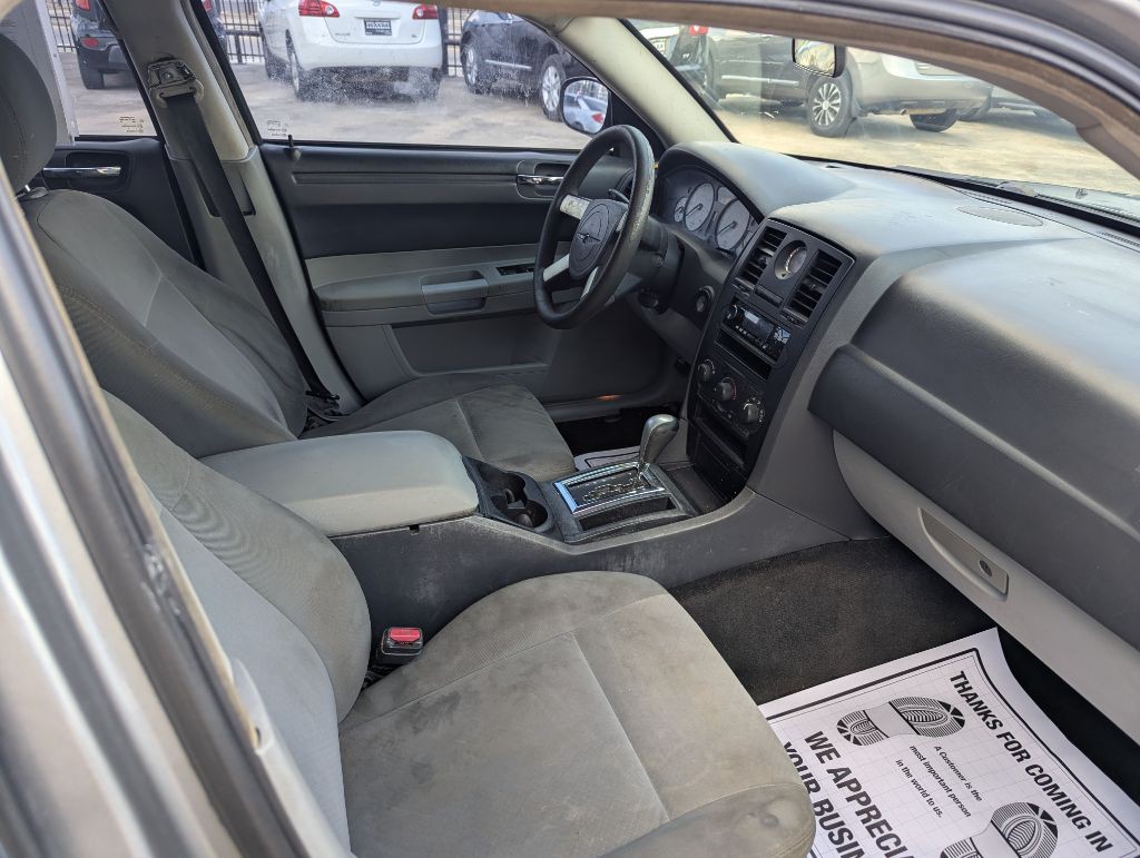 2007 Chrysler 300 Image 18