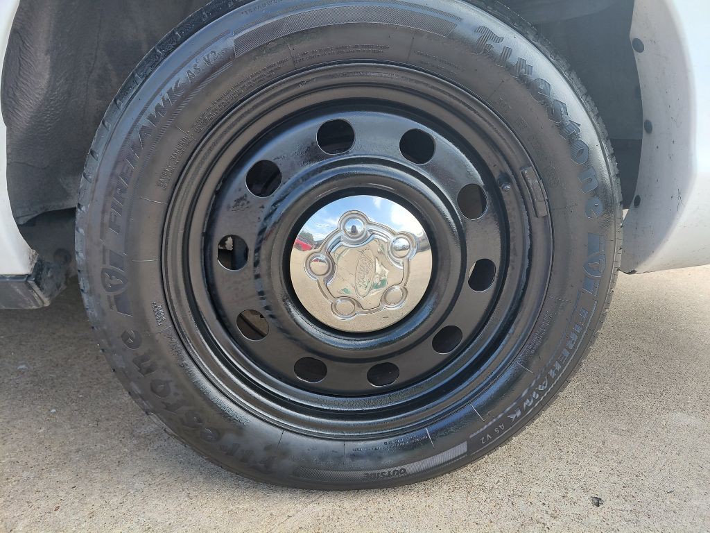 2006 Ford Crown Victoria Image 9