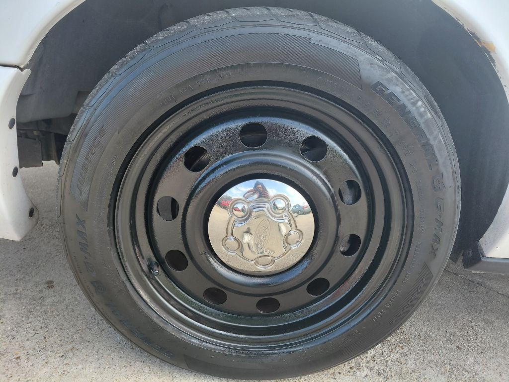 2006 Ford Crown Victoria Image 10