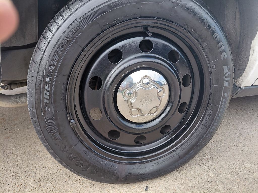 2006 Ford Crown Victoria Image 12