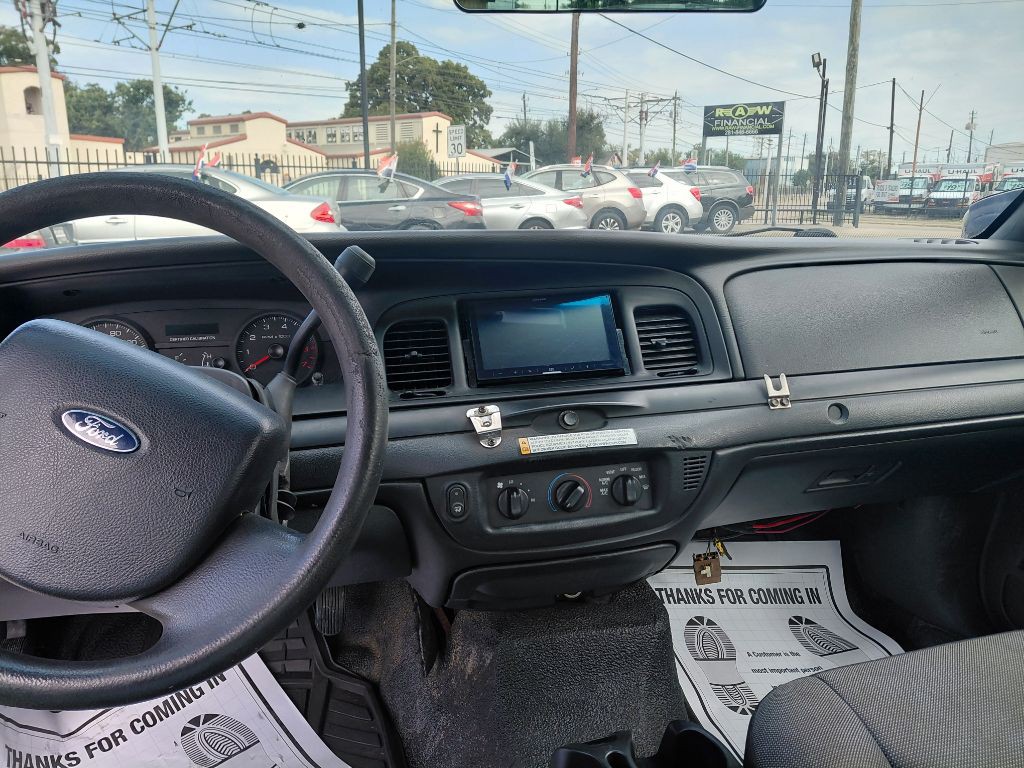 2006 Ford Crown Victoria Image 15