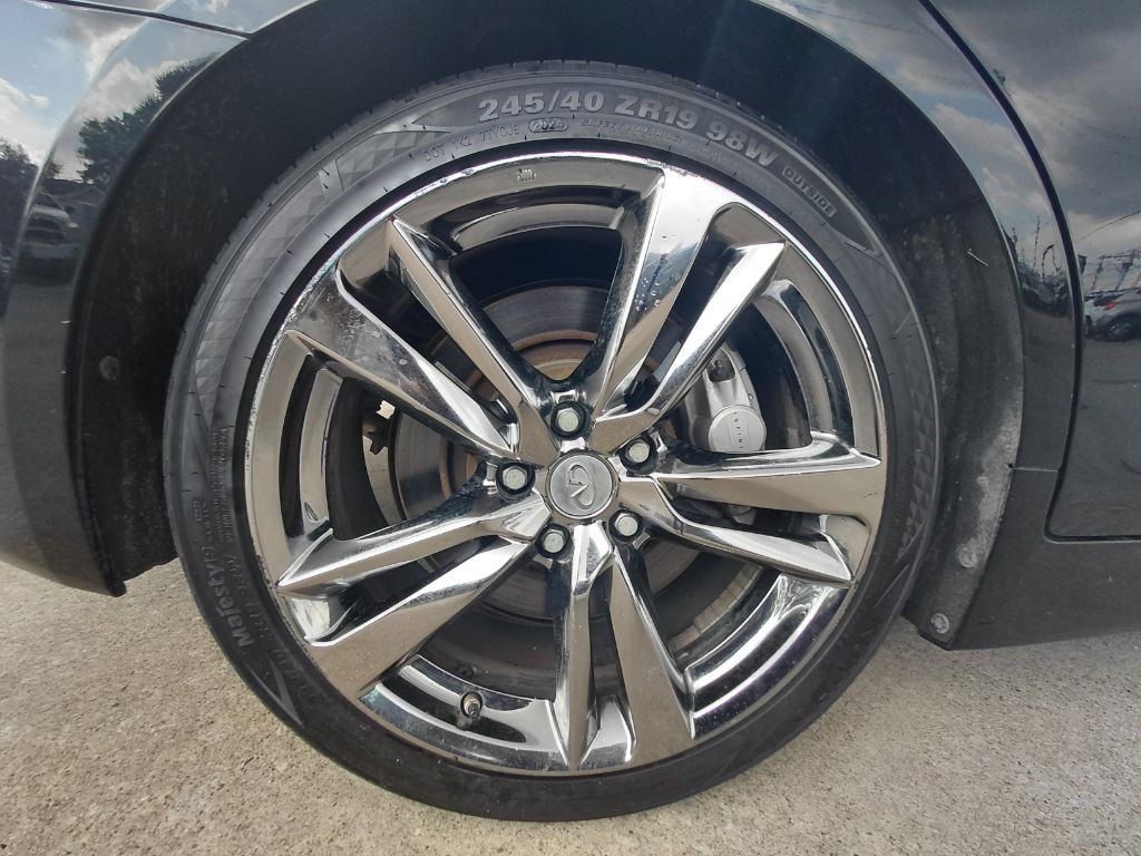 2014 INFINITI Q50 Image 9