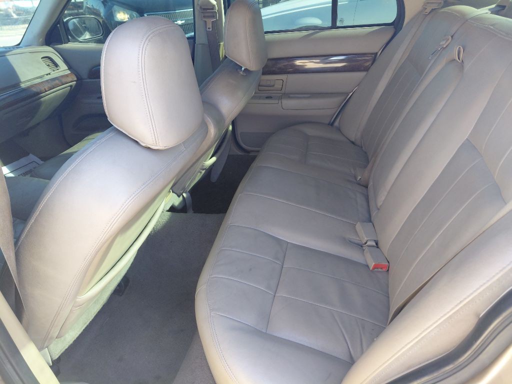 2004 Mercury Grand Marquis Image 7