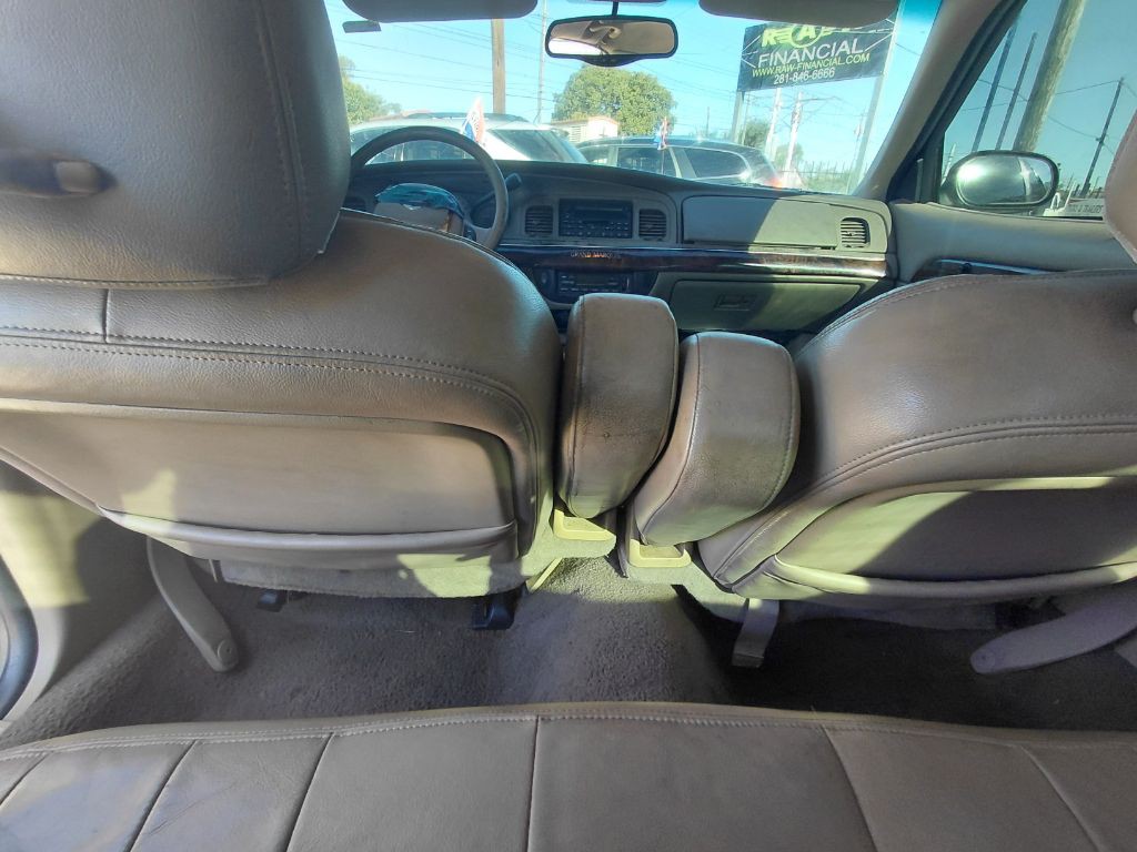 2004 Mercury Grand Marquis Image 8