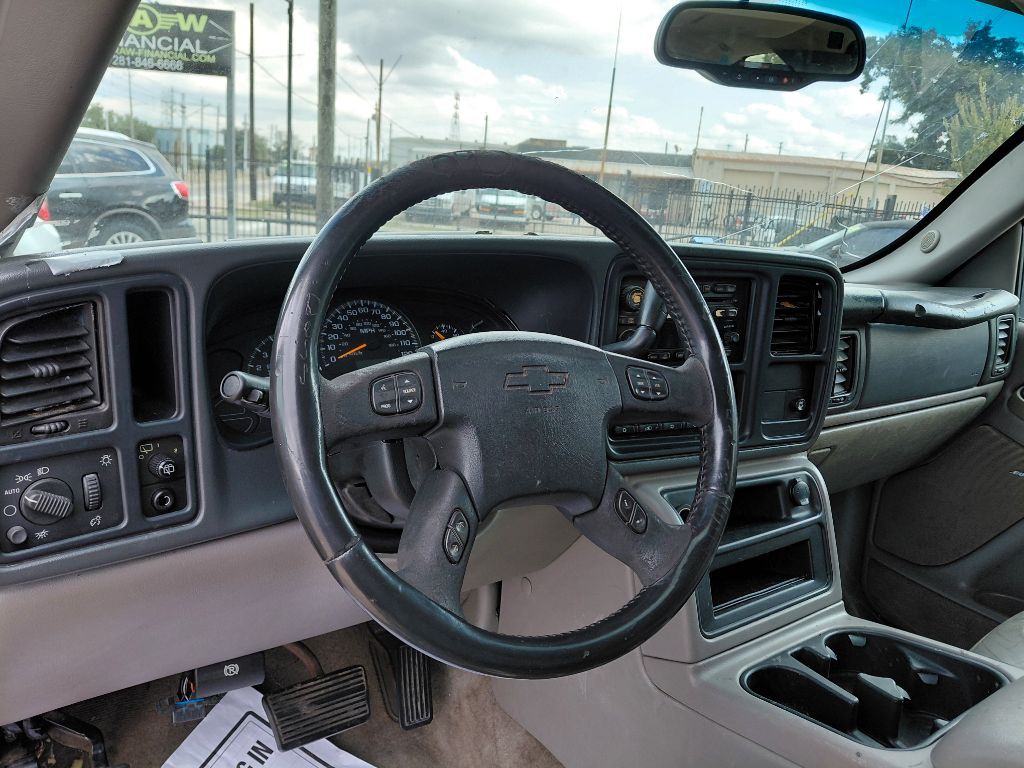 2005 Chevrolet Suburban Image 8
