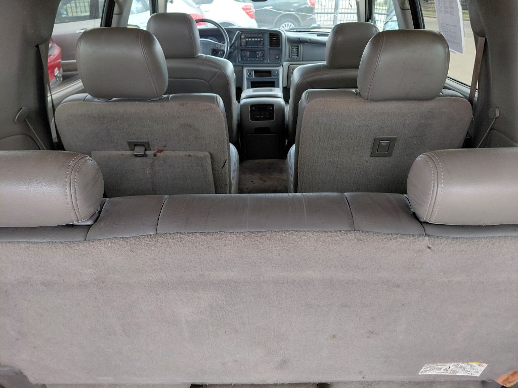 2005 Chevrolet Suburban Image 11
