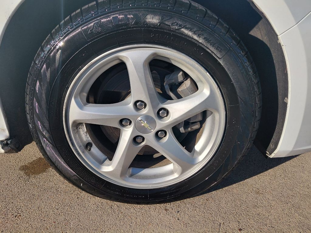 2017 Chevrolet Malibu Image 7