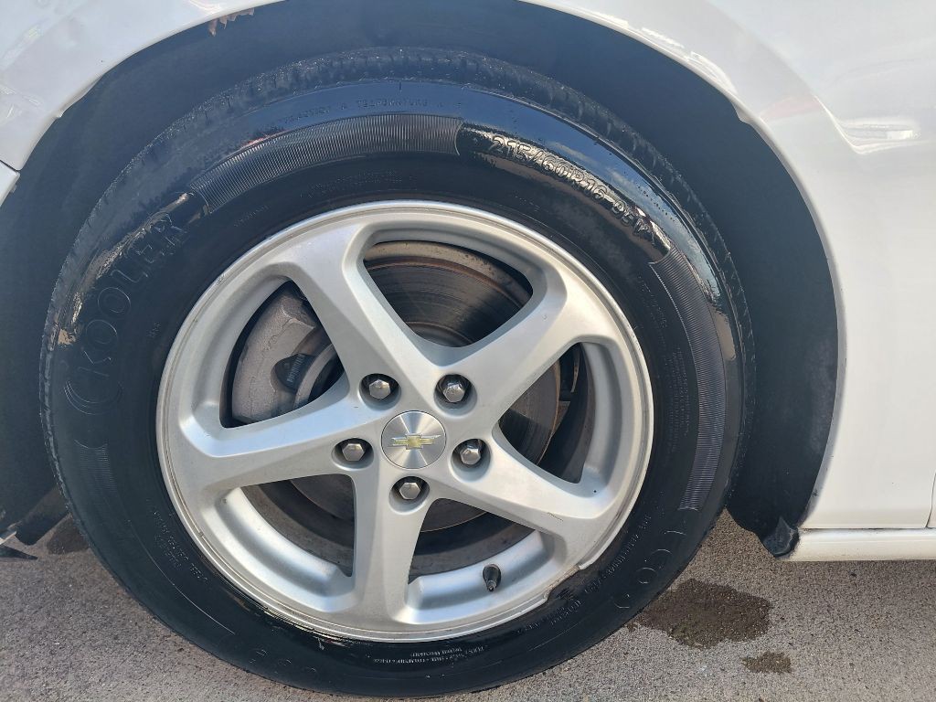 2017 Chevrolet Malibu Image 10