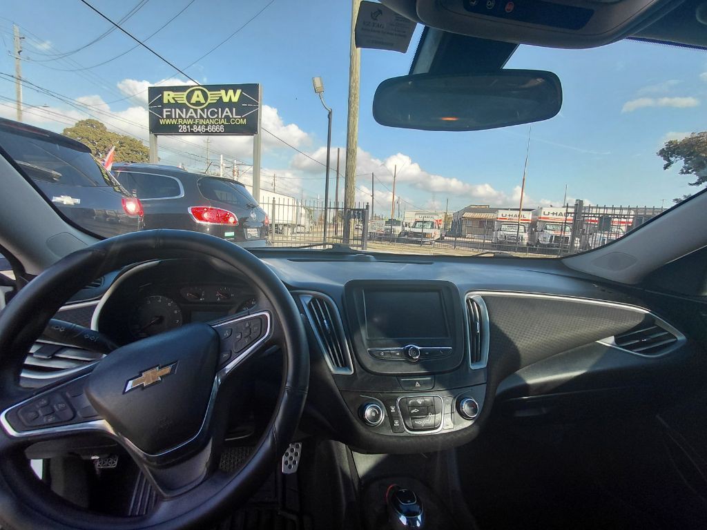 2017 Chevrolet Malibu Image 11