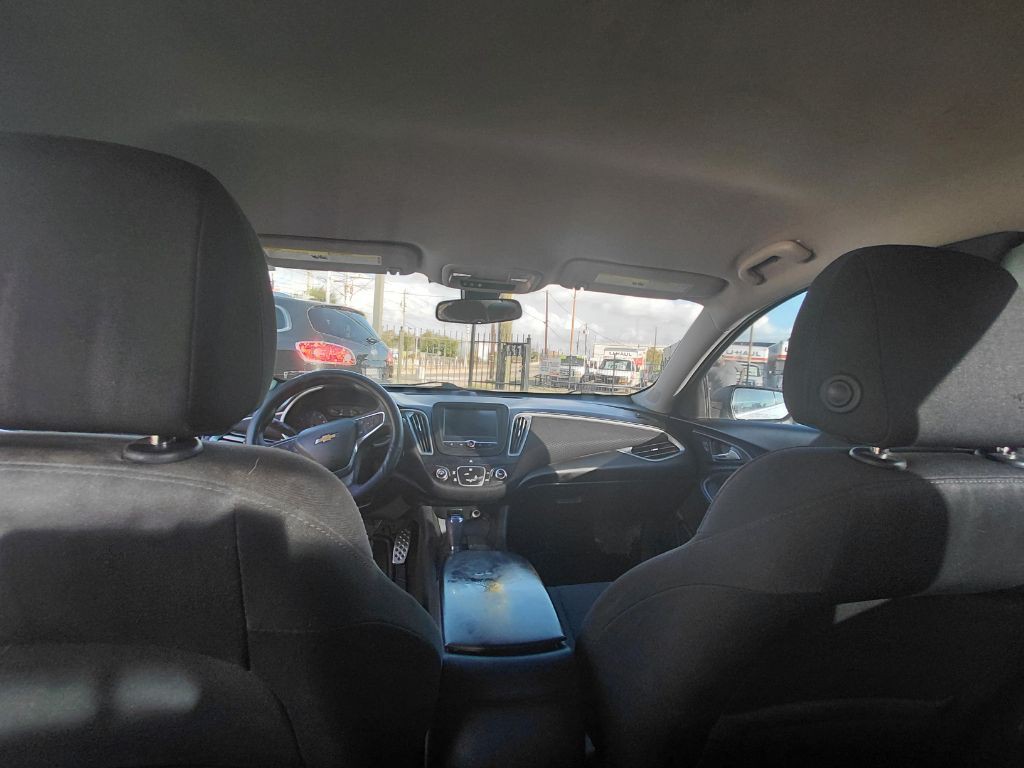 2017 Chevrolet Malibu Image 14