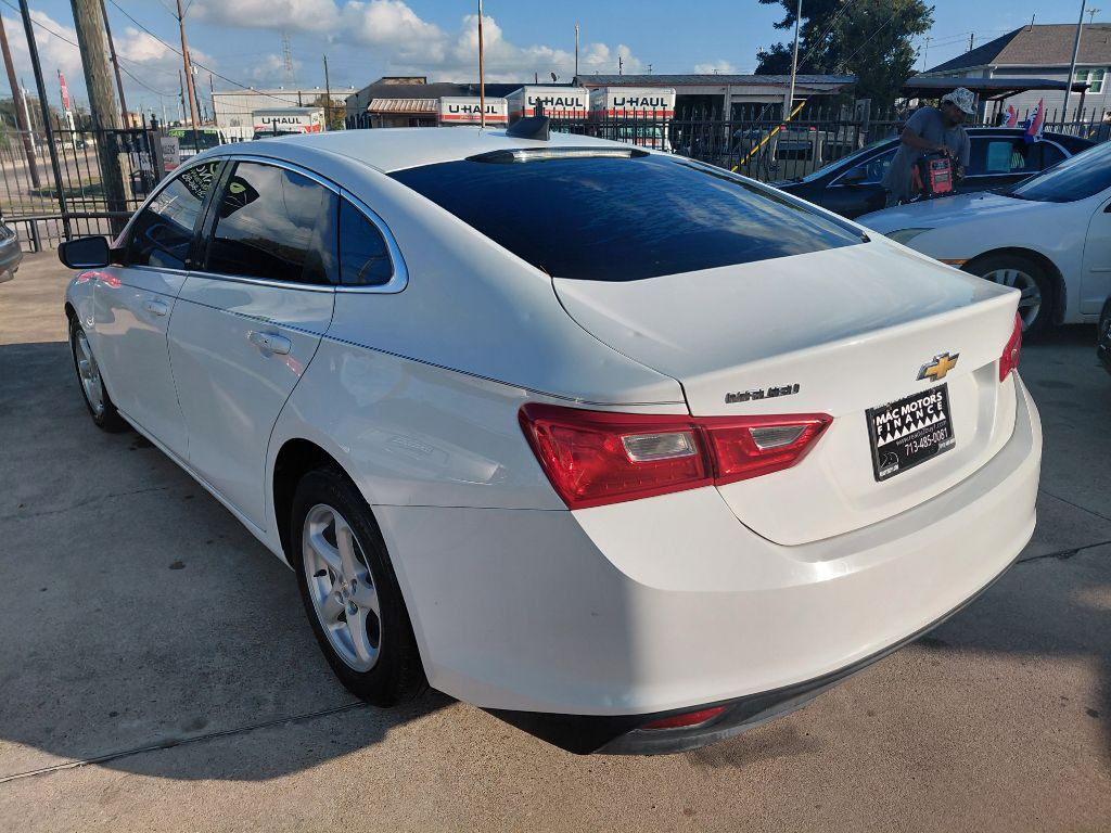 2017 Chevrolet Malibu Image 18