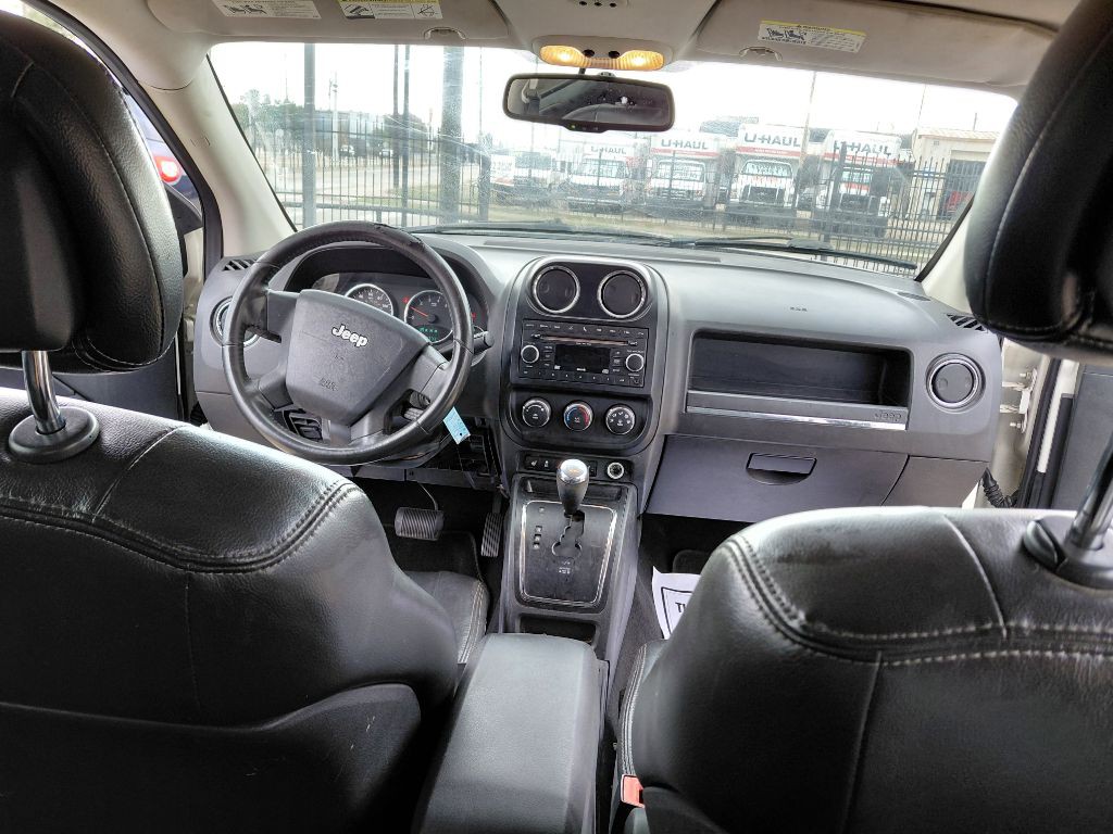 2010 Jeep Compass Image 8
