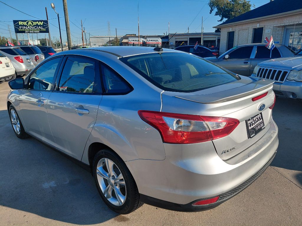 2012 Ford Focus Image 6