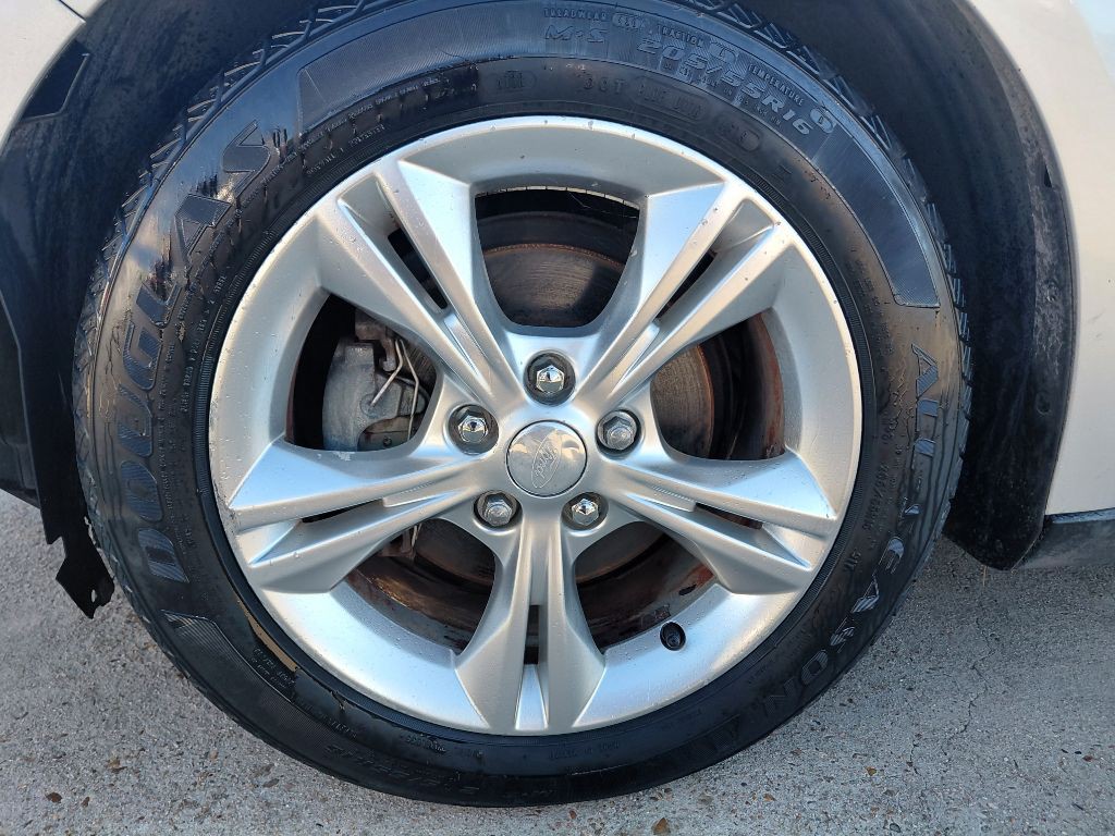 2012 Ford Focus Image 8