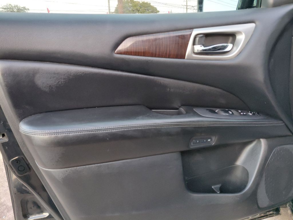 2013 Nissan Pathfinder Image 11