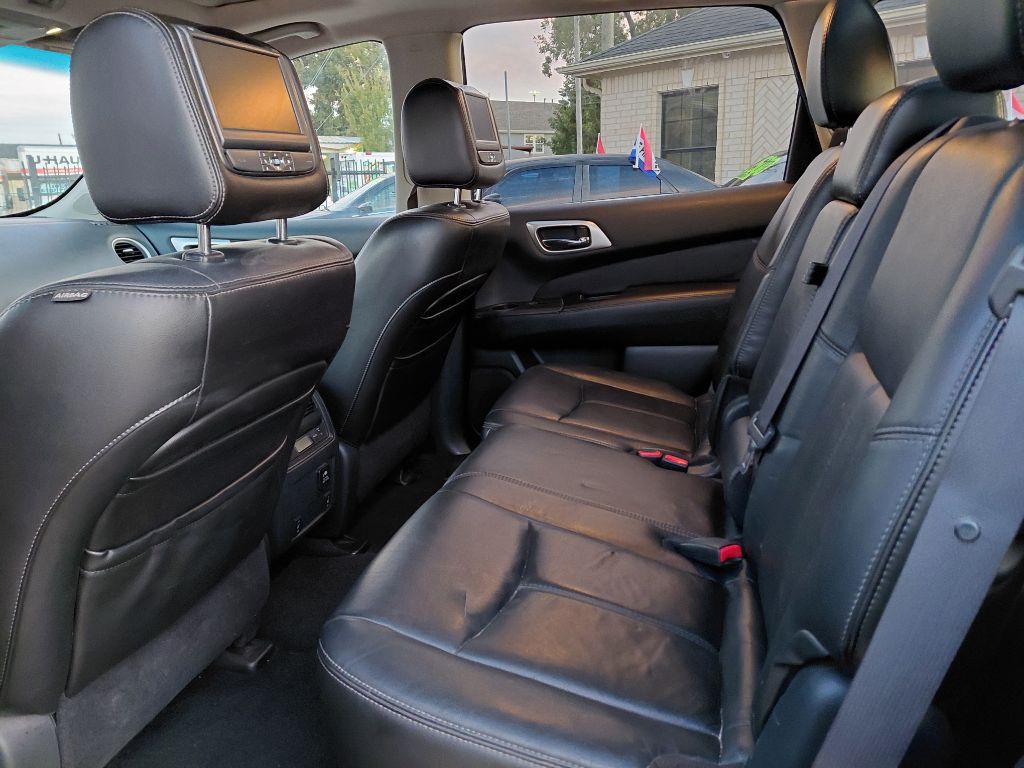 2013 Nissan Pathfinder Image 16
