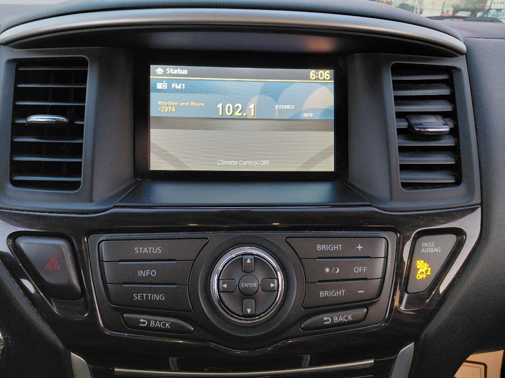 2013 Nissan Pathfinder Image 31