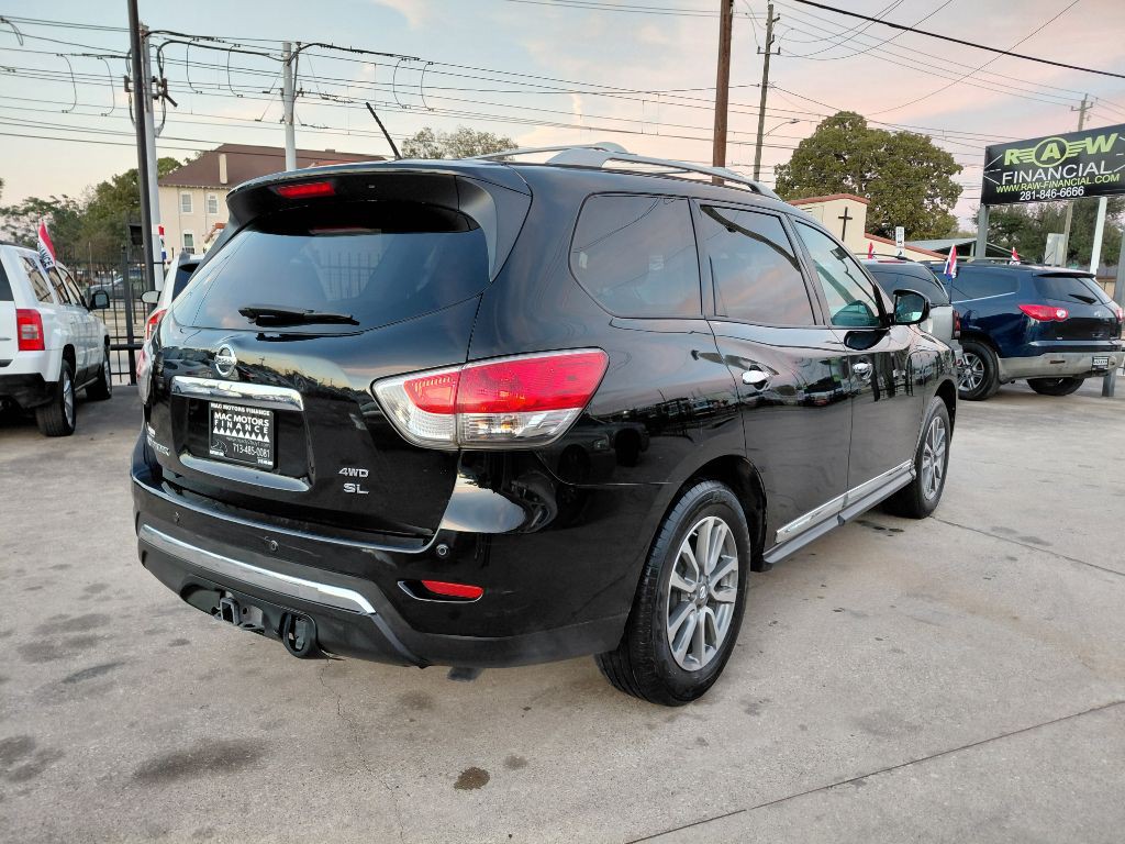 2013 Nissan Pathfinder Image 2
