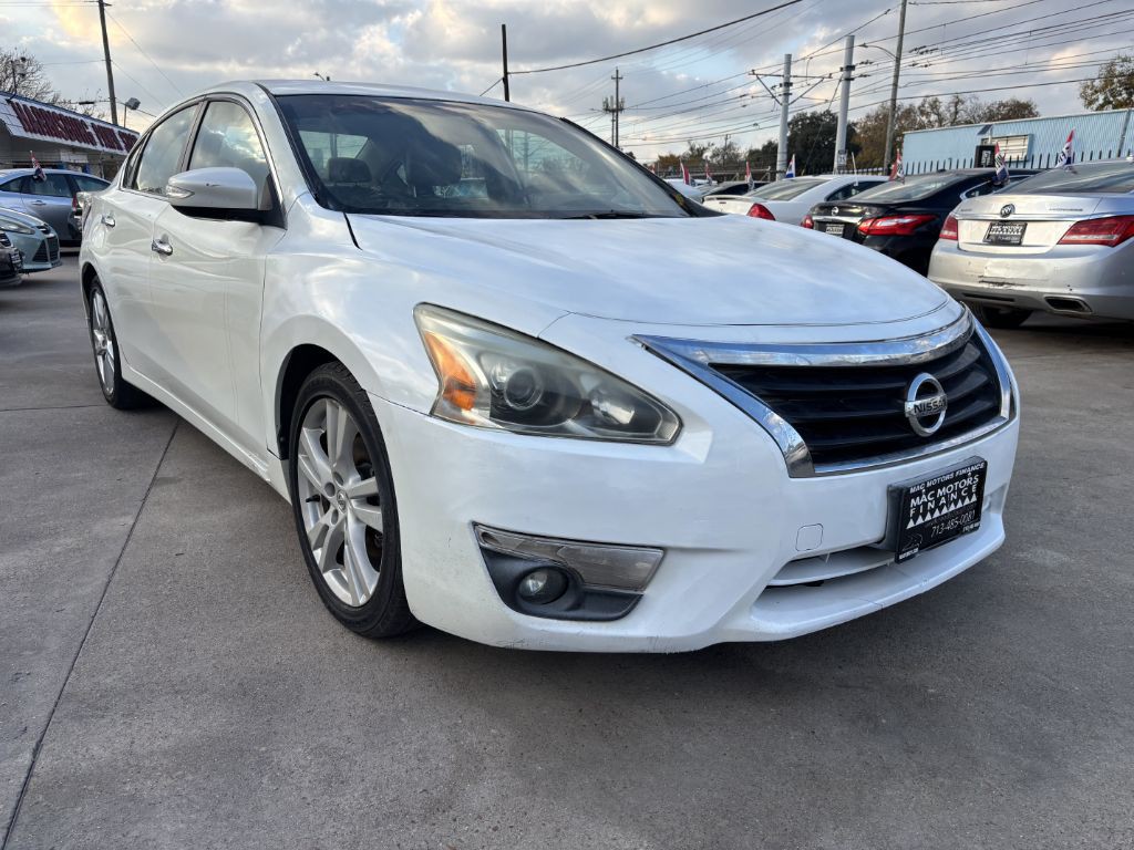 2015 Nissan Altima Image 1