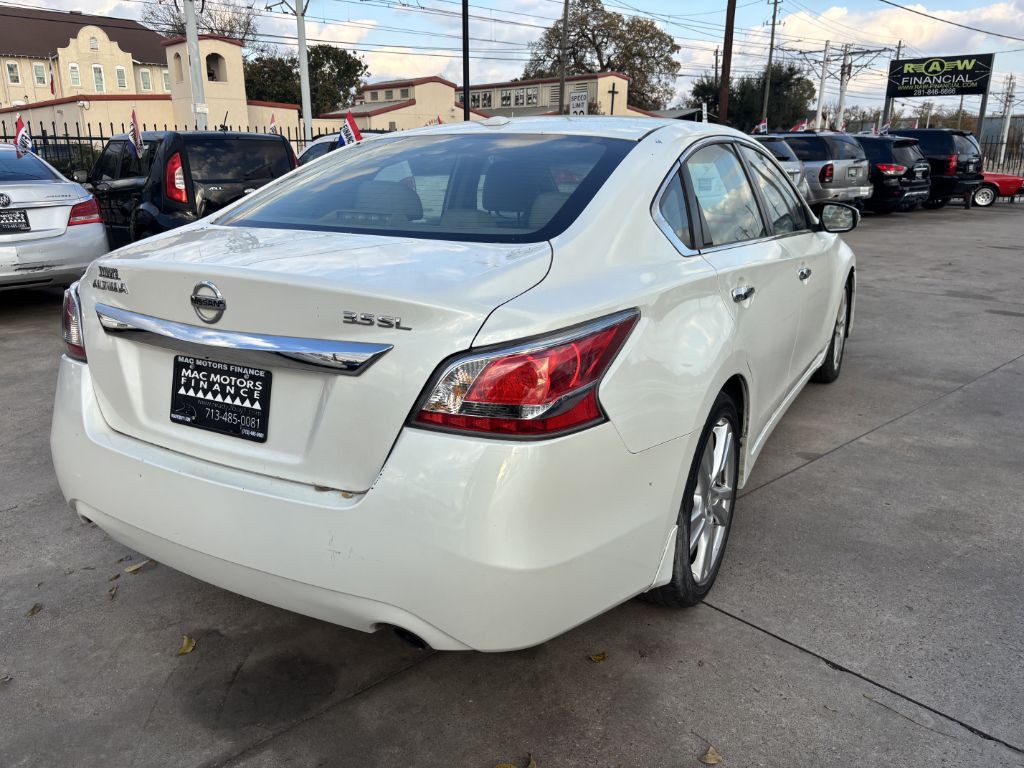 2015 Nissan Altima Image 4