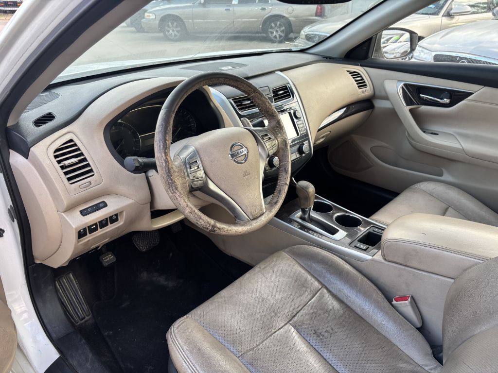 2015 Nissan Altima Image 8