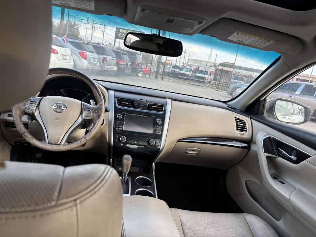 2015 Nissan Altima Image 10