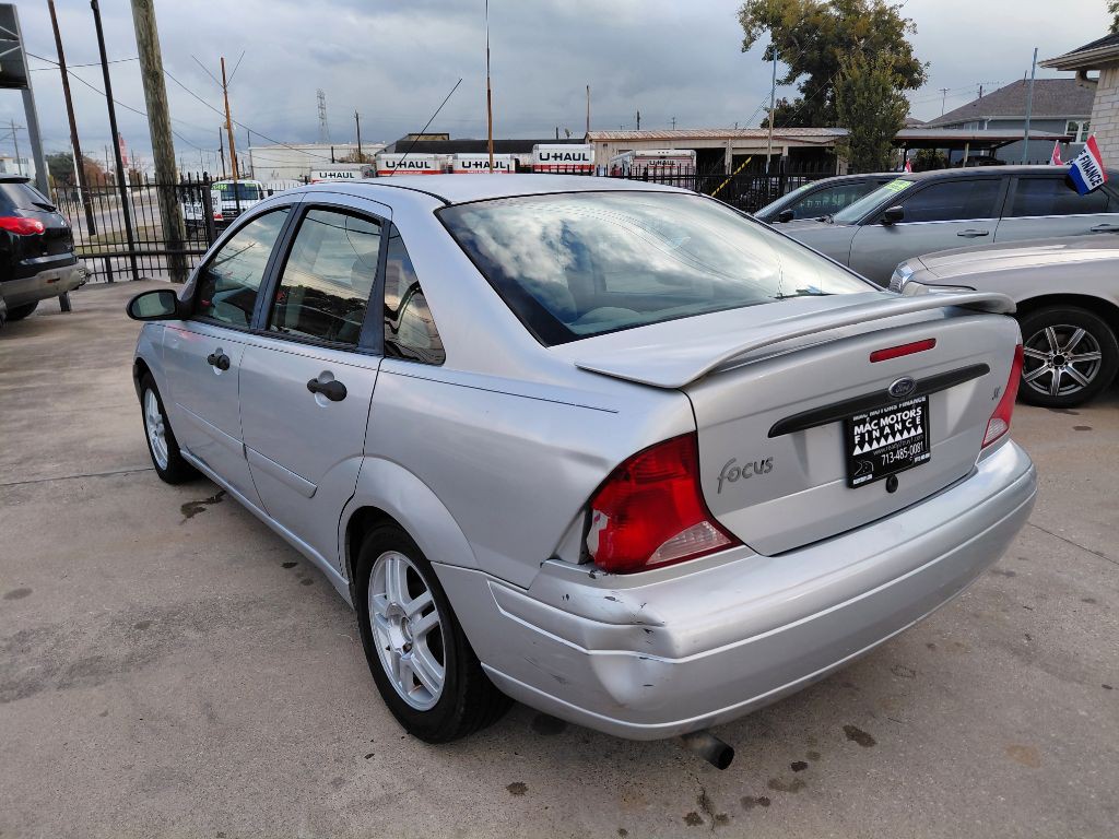 2000 Ford Focus Image 4
