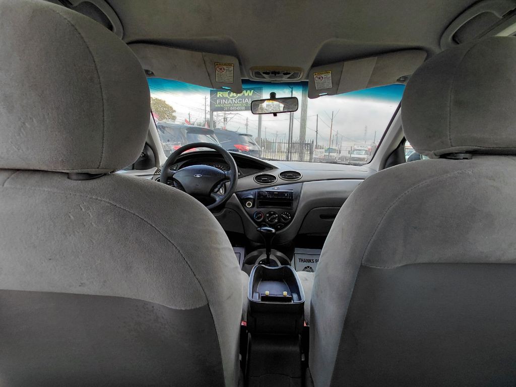 2000 Ford Focus Image 7