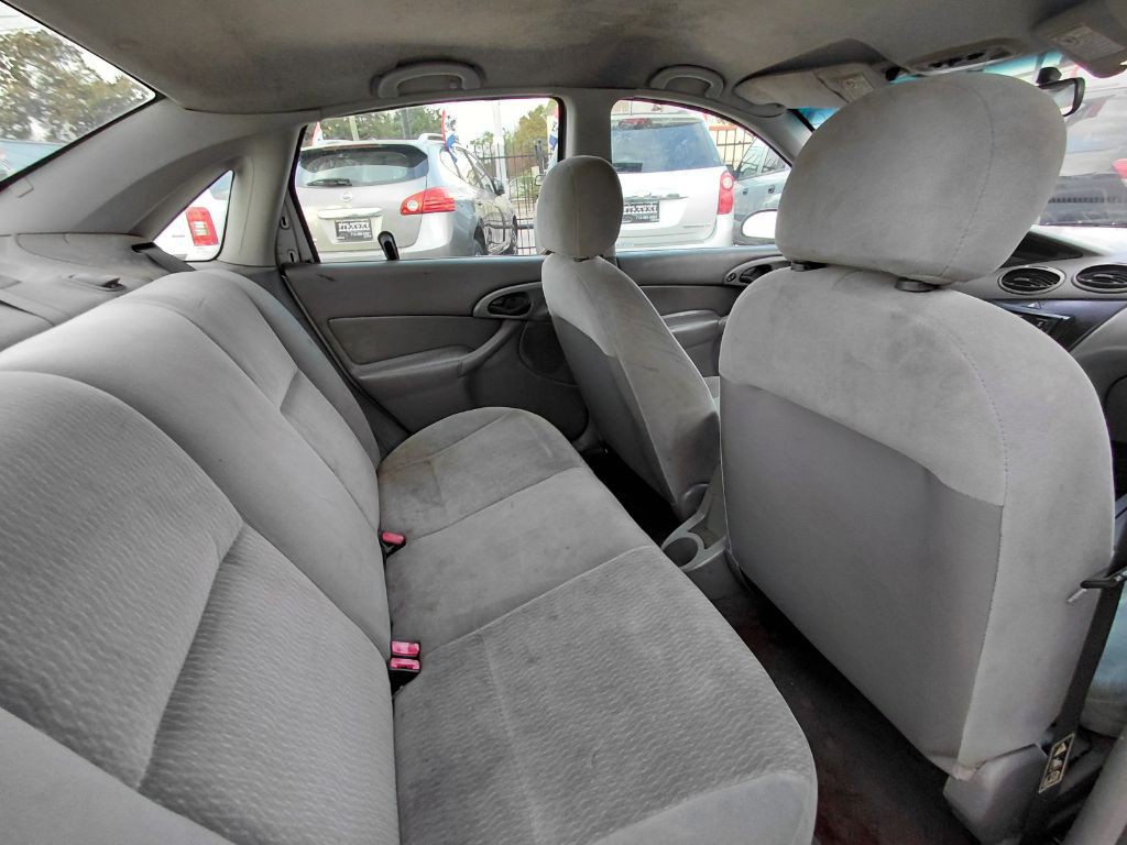 2000 Ford Focus Image 10