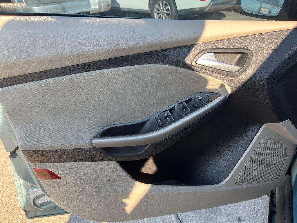 2012 Ford Focus Image 11