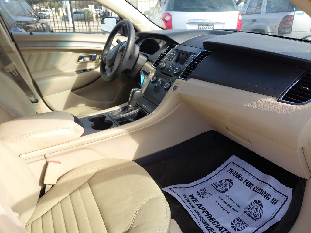 2014 Ford Taurus Image 11