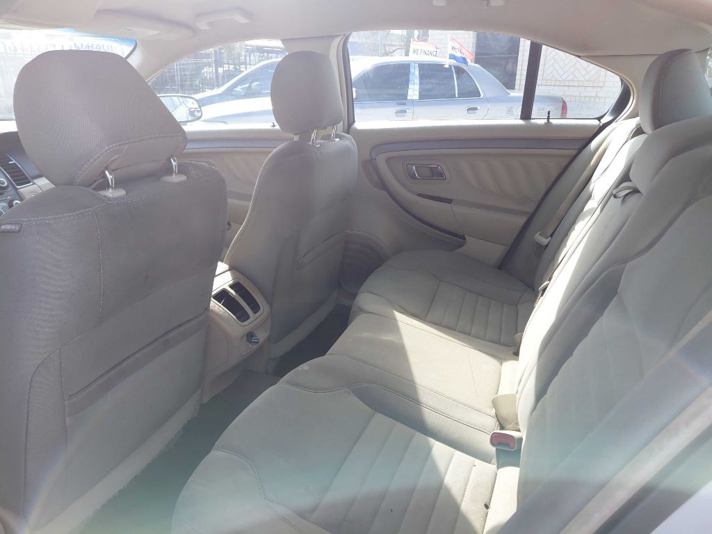 2014 Ford Taurus Image 14