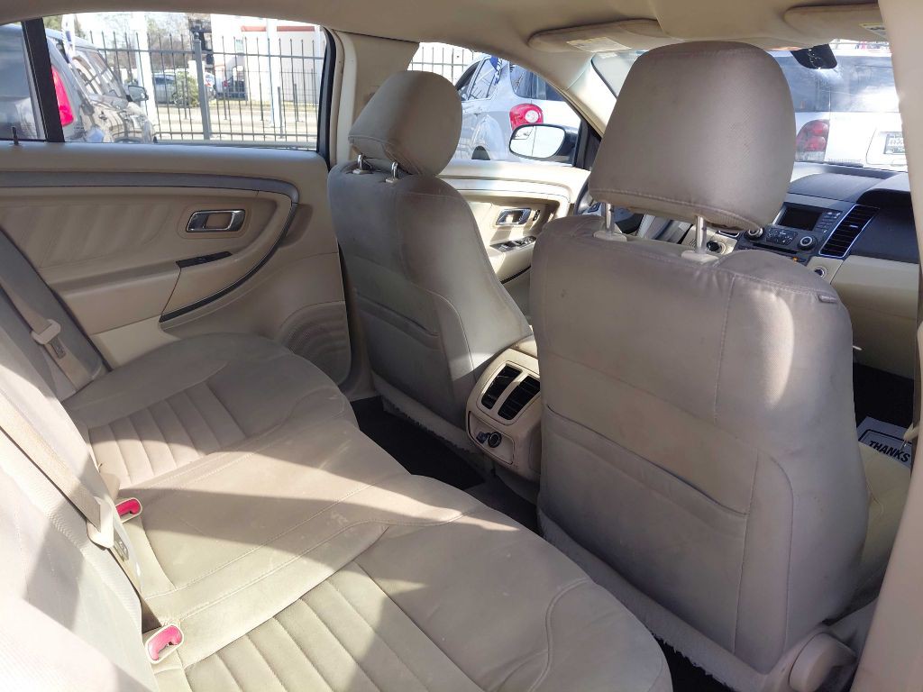 2014 Ford Taurus Image 15